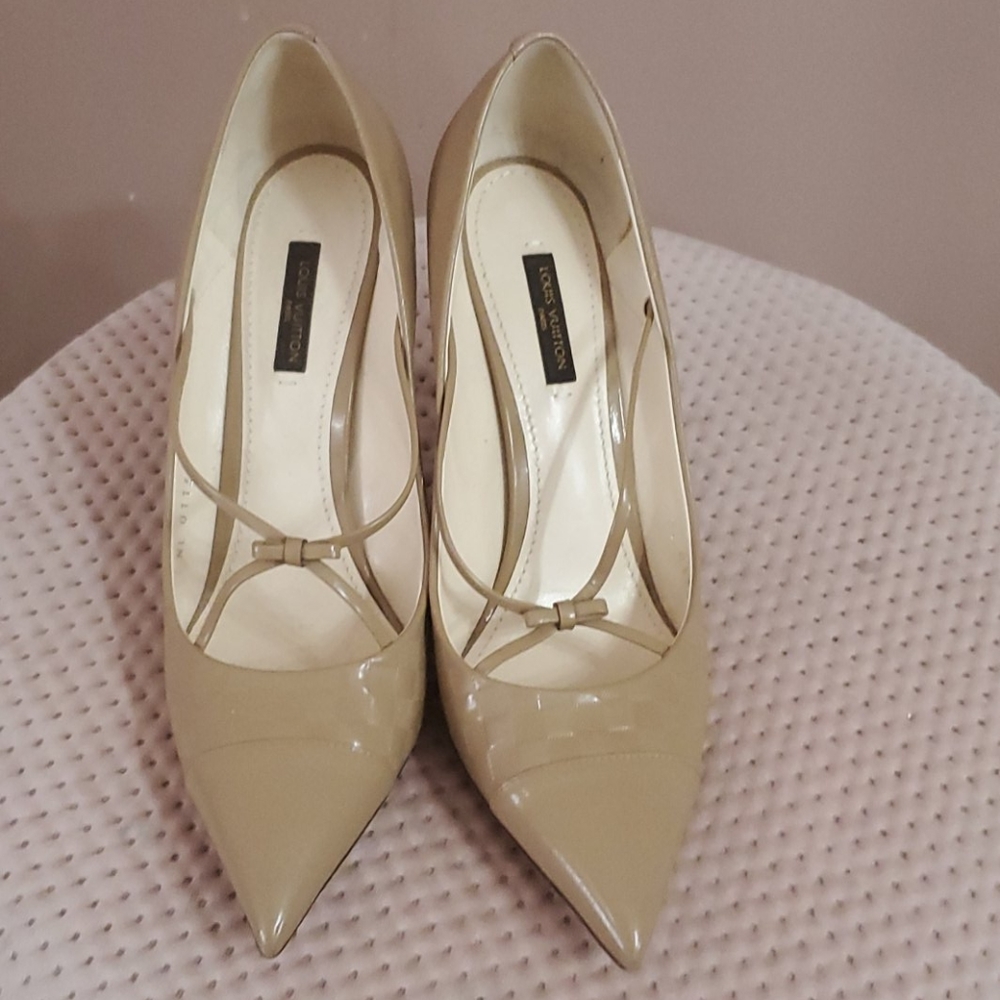 Louis Vuitton pumps